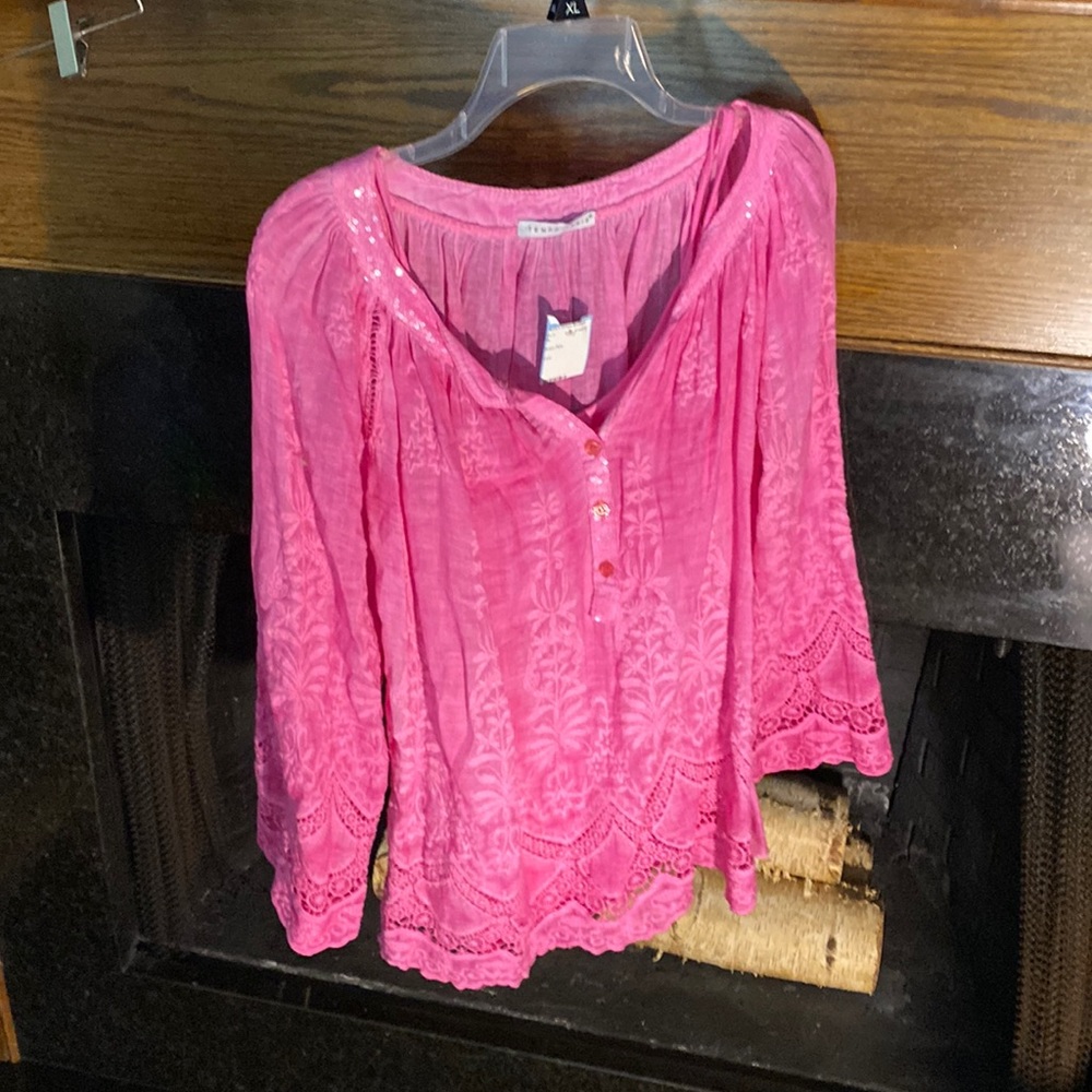 No tag. Size large. Boutique. Bit of sparkle.